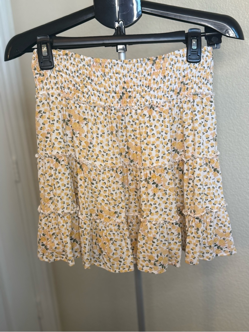American Eagle Outfitters White Mini Skirt with Yellow Floral Print - Picture 4 of 4